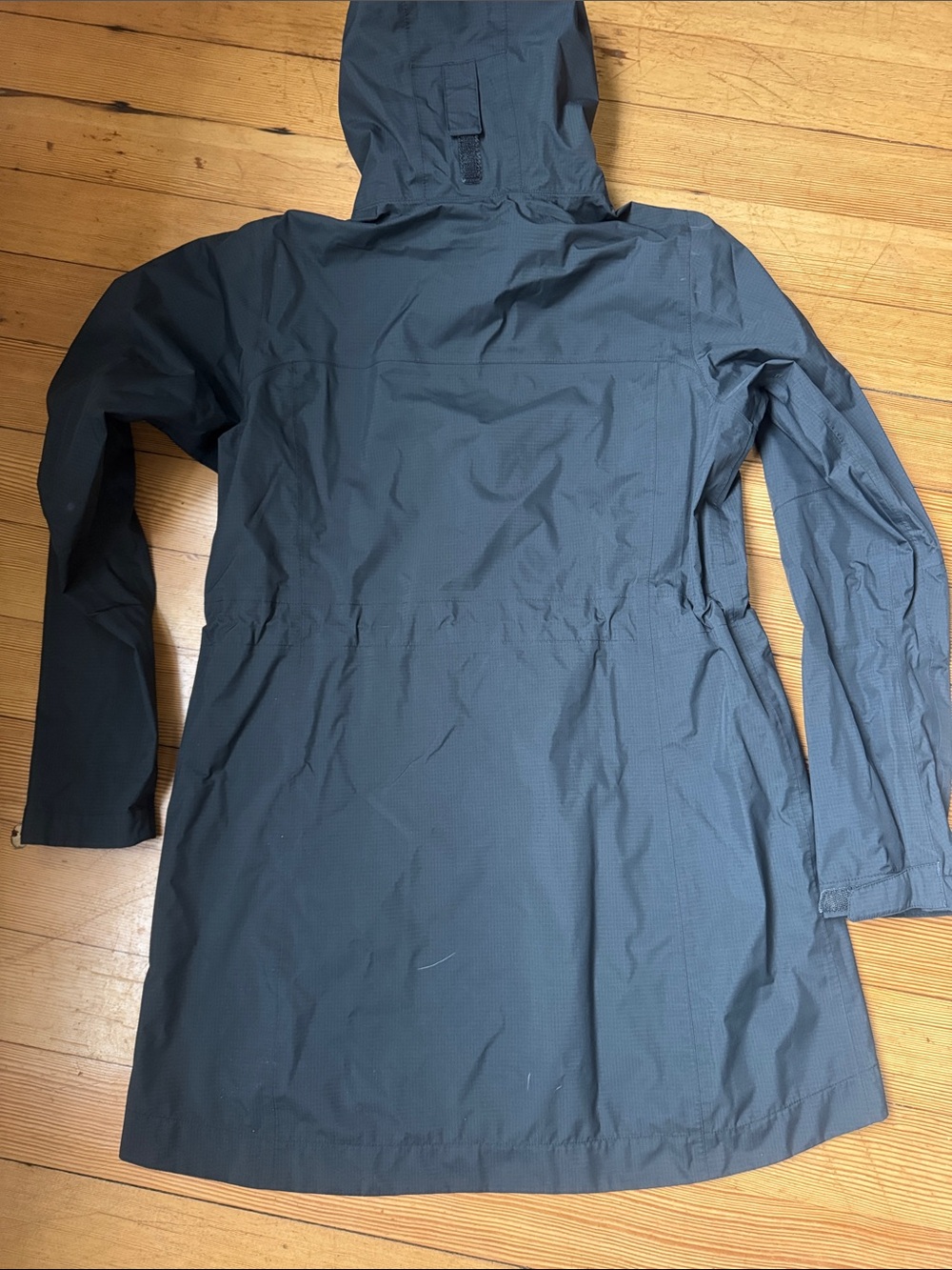 REI Women’s long Raincoat - Picture 8 of 8